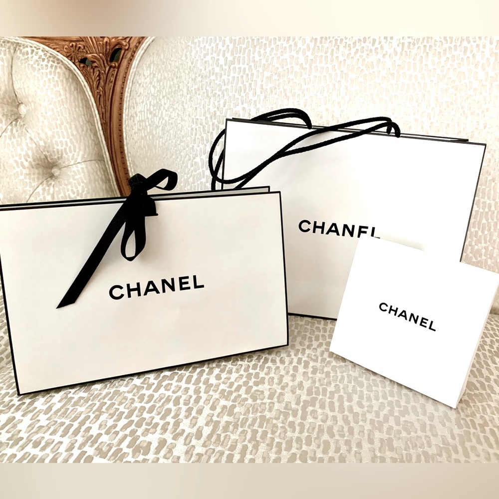 CHANEL GIFT Bag Trio